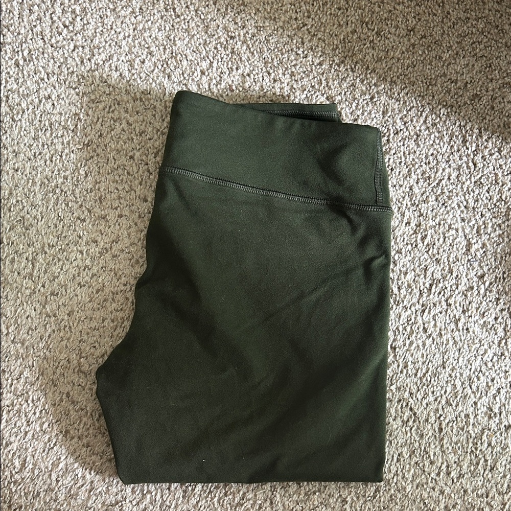 Fabletics large Dark Green crop Leggings